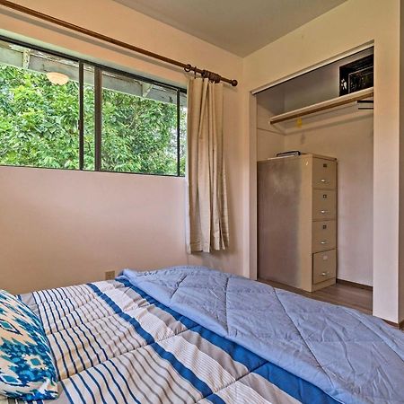 Peaceful Abode With Deck, 13 Mi To Black Sand Beach! Naalehu Extérieur photo