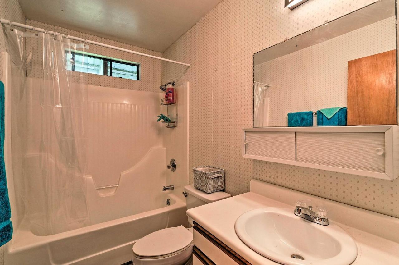 Peaceful Abode With Deck, 13 Mi To Black Sand Beach! Naalehu Extérieur photo
