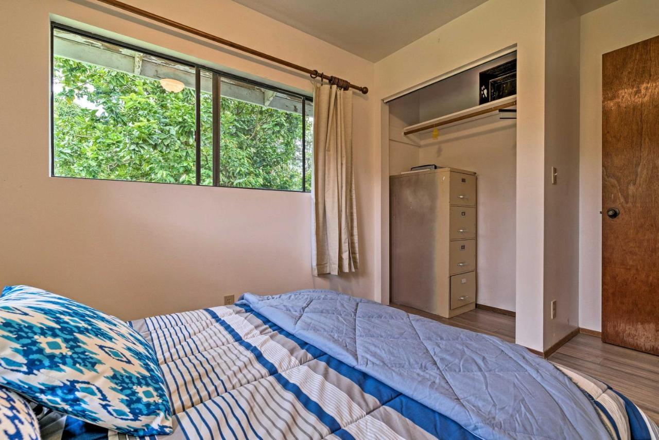 Peaceful Abode With Deck, 13 Mi To Black Sand Beach! Naalehu Extérieur photo