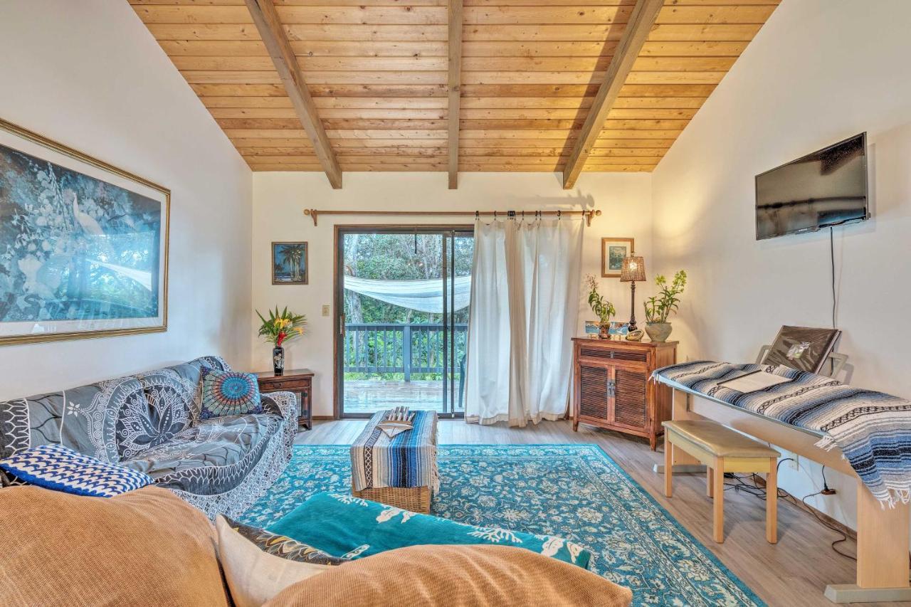 Peaceful Abode With Deck, 13 Mi To Black Sand Beach! Naalehu Extérieur photo