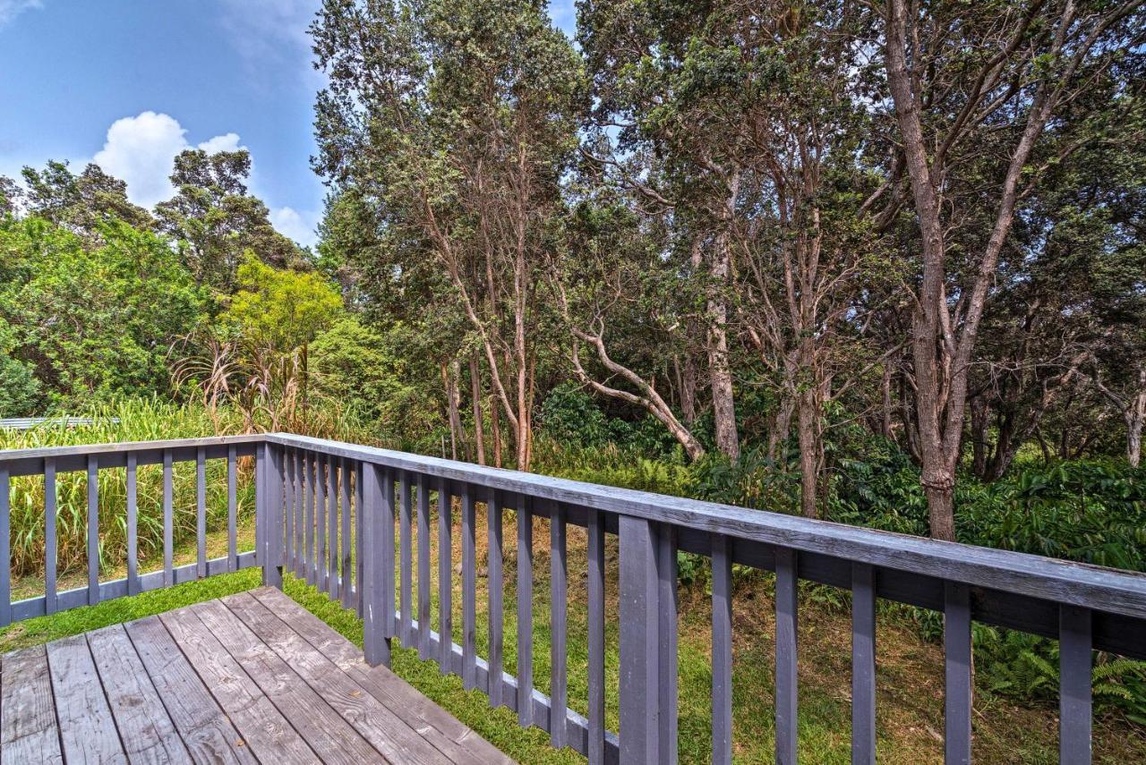 Peaceful Abode With Deck, 13 Mi To Black Sand Beach! Naalehu Extérieur photo